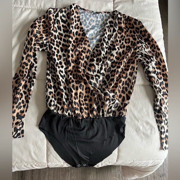 Leopard Print Bodysuit - Picture 3 of 4